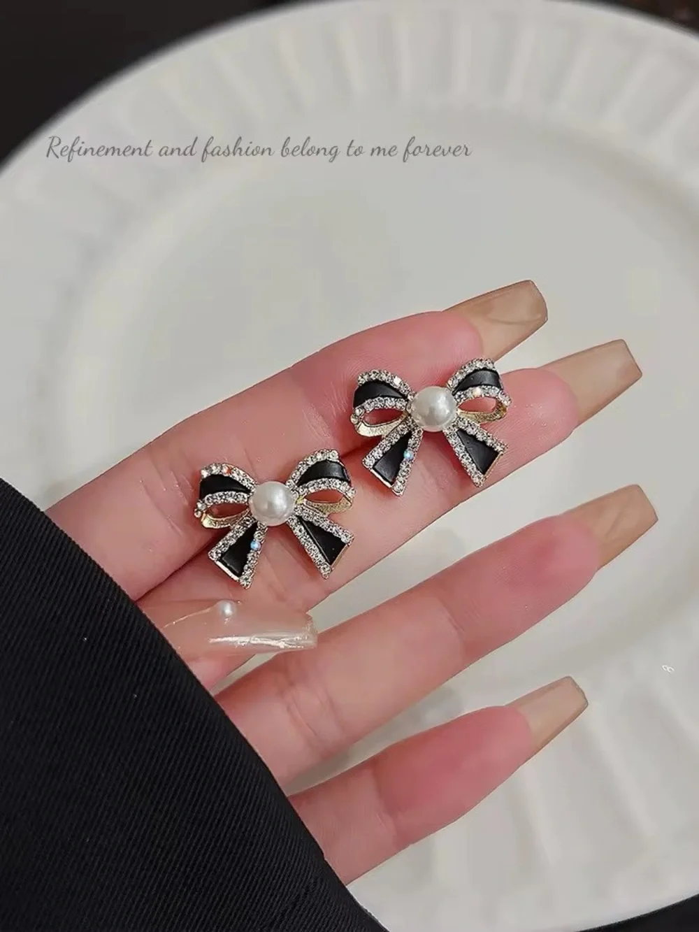 ***Exquisite  Black Bow Pearl & Crystal Stud Earrings
